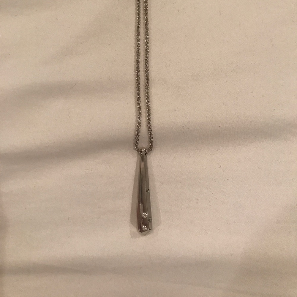 Kendra Scott long necklace
